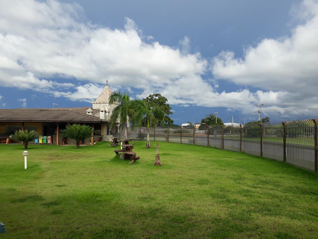 Pousada Haras Santa Rita Poconé Exterior foto
